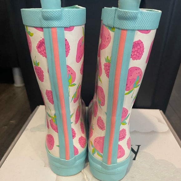 Girls Hatley Strawberry Rain Boots size 2 big kids - Picture 3 of 5